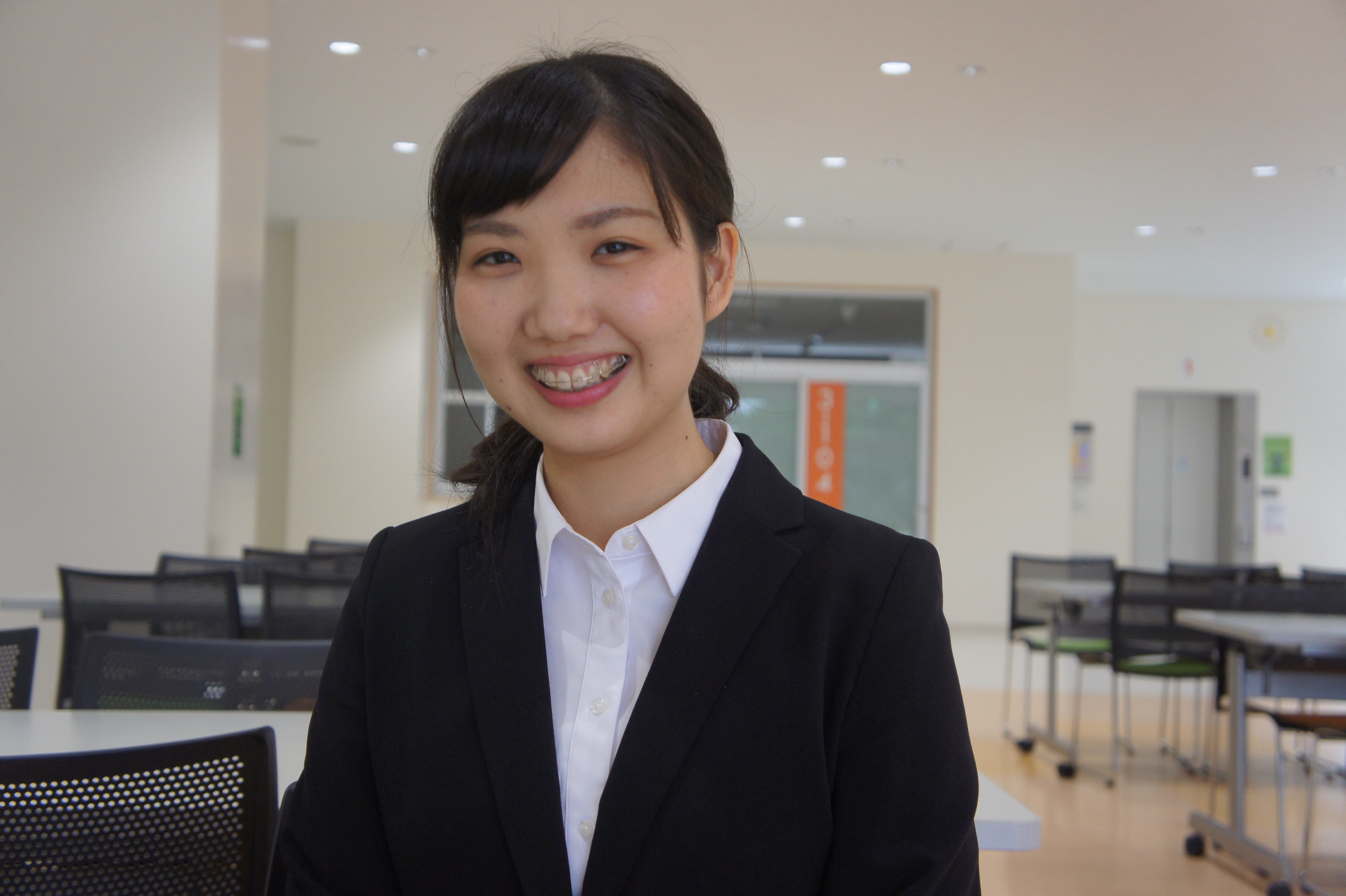 就活スーツの美学生画像1
