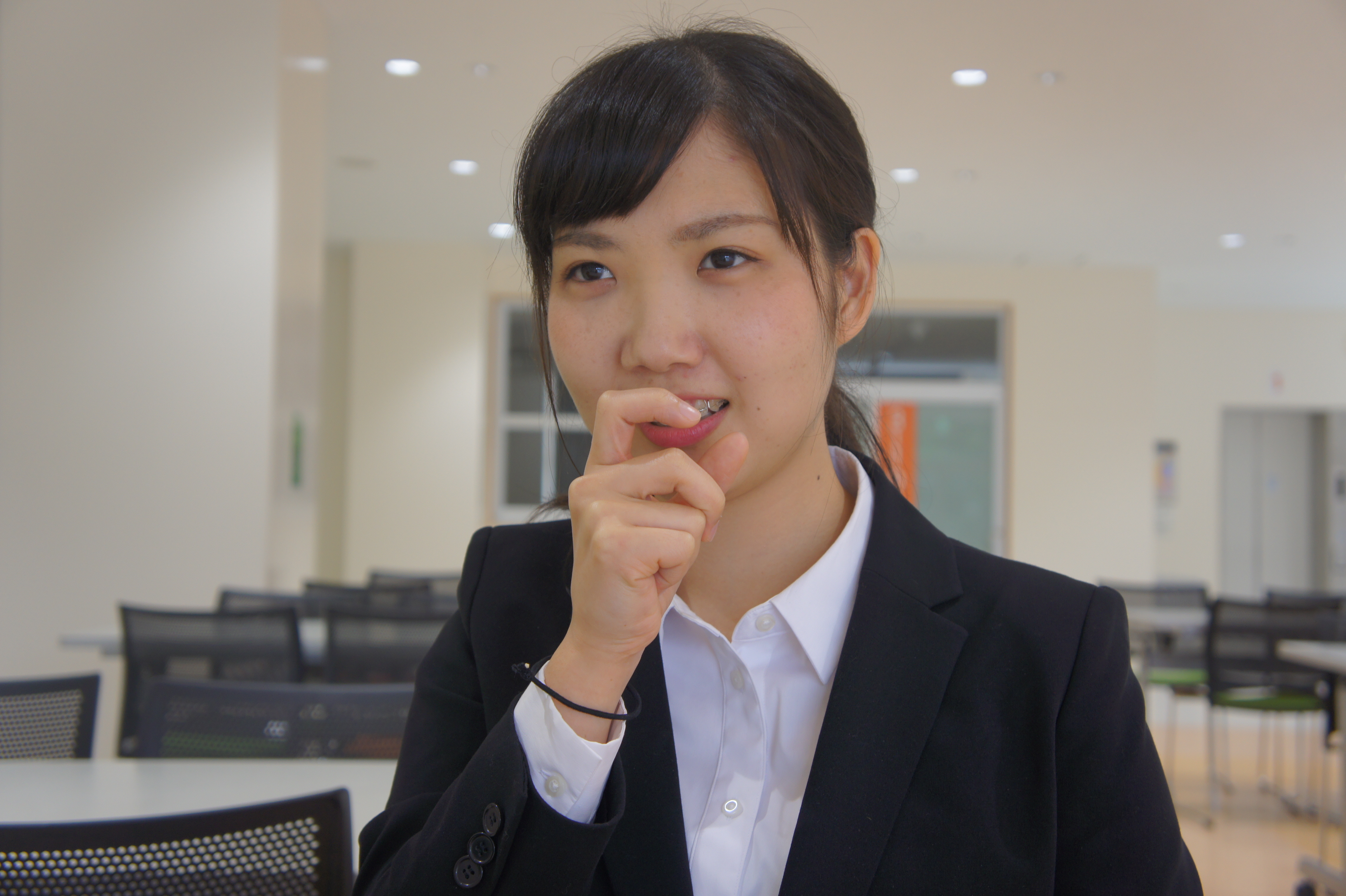 就活スーツの美学生画像3